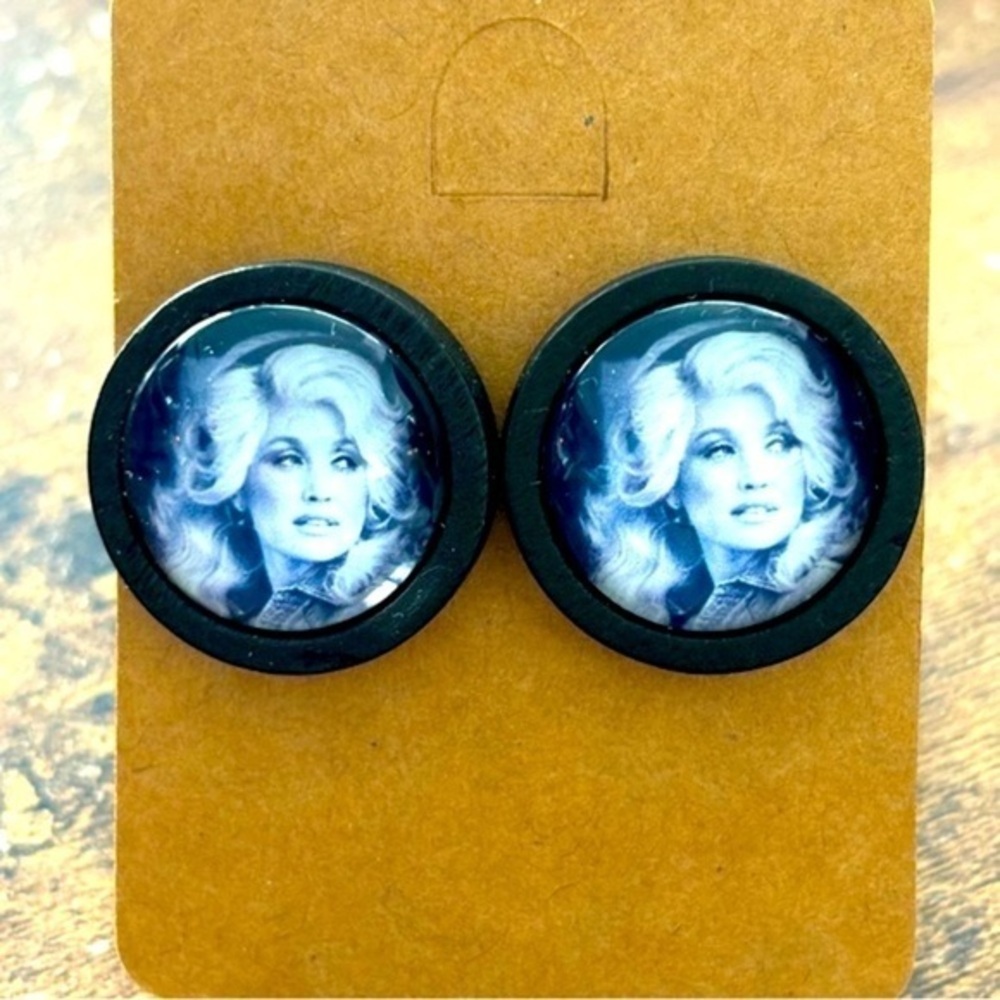 20mm Dolly Parton Wood Stud Earrings, NWT, Unworn, Handmade